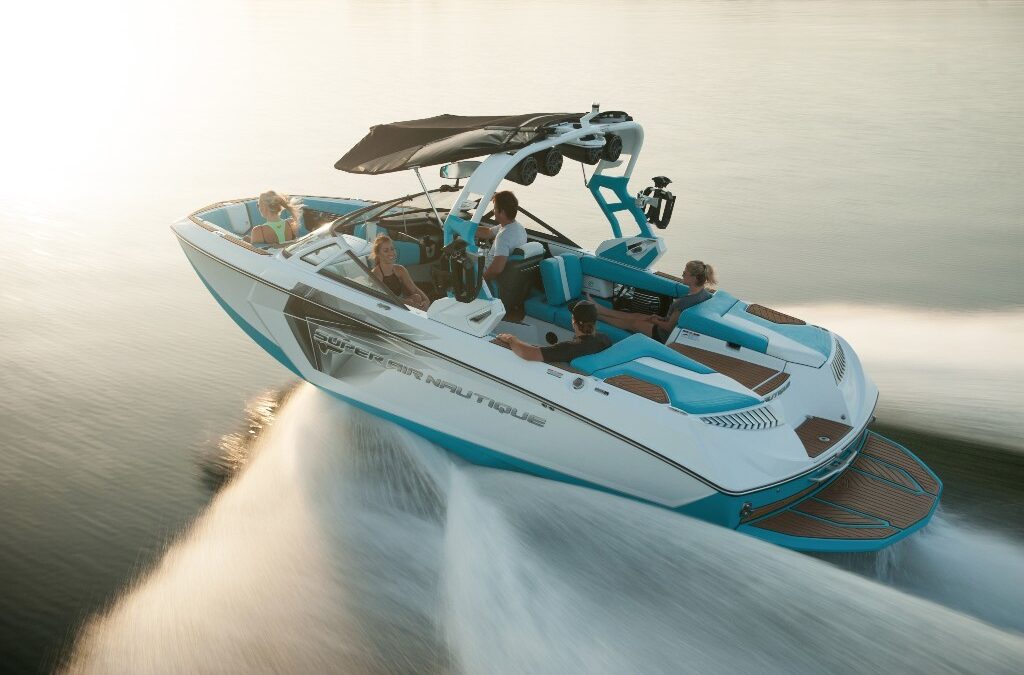 SUPER AIR NAUTIQUE G23 WINS WAKESURF AND WAKEBOARD BOAT OF THE YEAR!