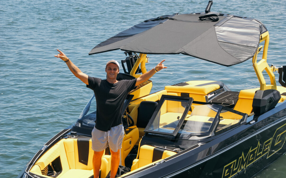 NAUTIQUE SIGNS PRO WAKEBOARD CHAMPION CORY TEUNISSEN