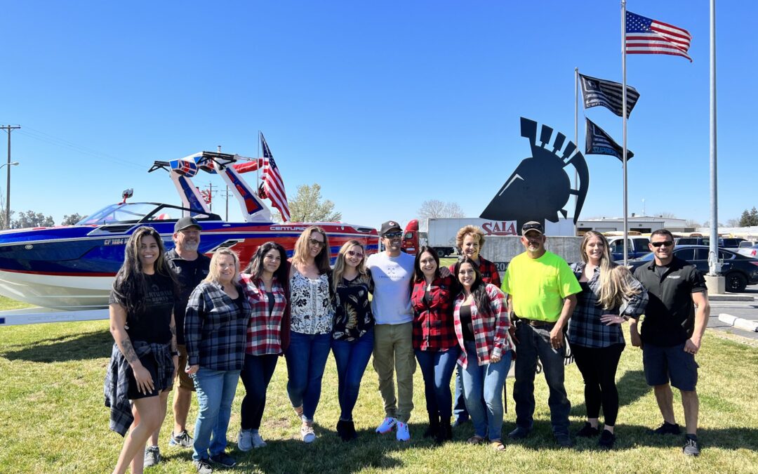 COUNTRY MUSIC SINGER DUSTIN LYNCH TOURS CENTURION FACTORY TO VIEW HIS BOAT