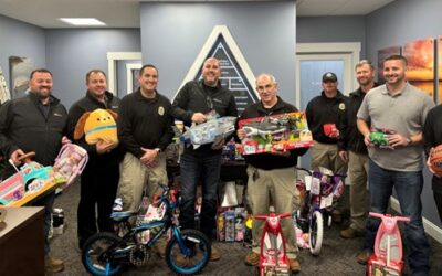 Pleasurecraft Partners with Local Sheriff to Provide Toys for Children in Need